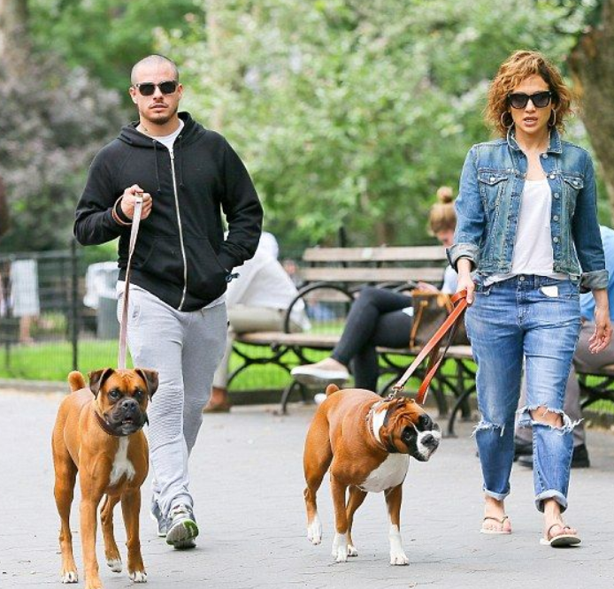 Jennifer Lopez Dogs Lord Of The Pets jennifer-lopez-dogs-lord-of-the-pets